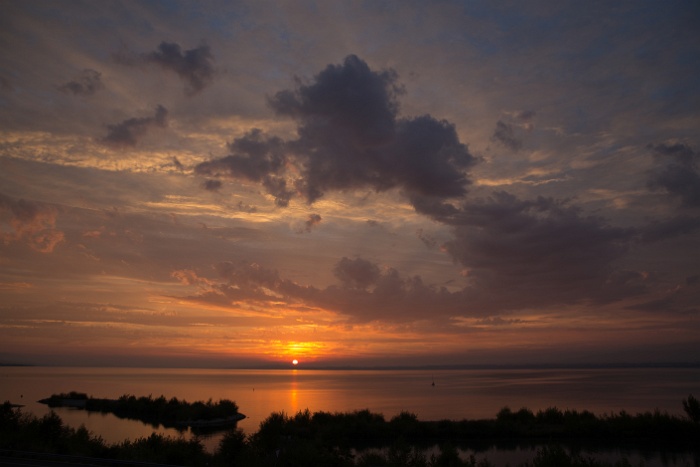 Lever de soleil sur le lac de Neuchâtel - 004